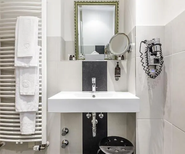 Hotel Chin-chin Ehemals Bohemian 4*