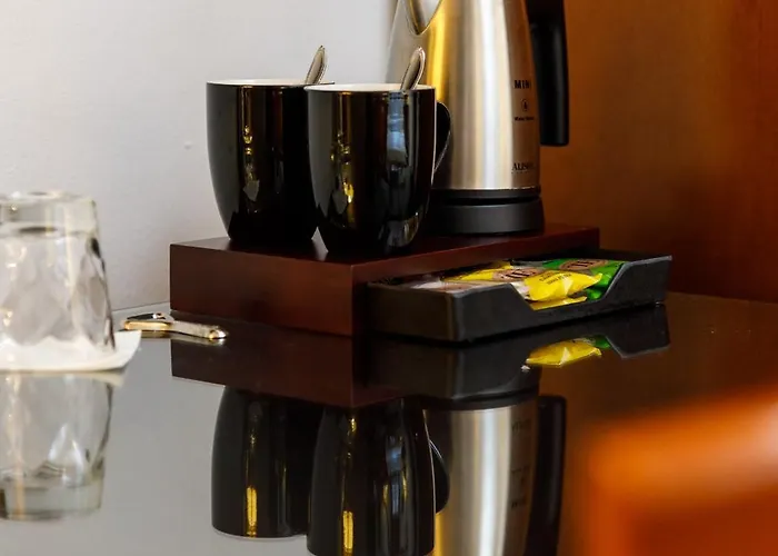 Chin-chin Ehemals Bohemian 4*