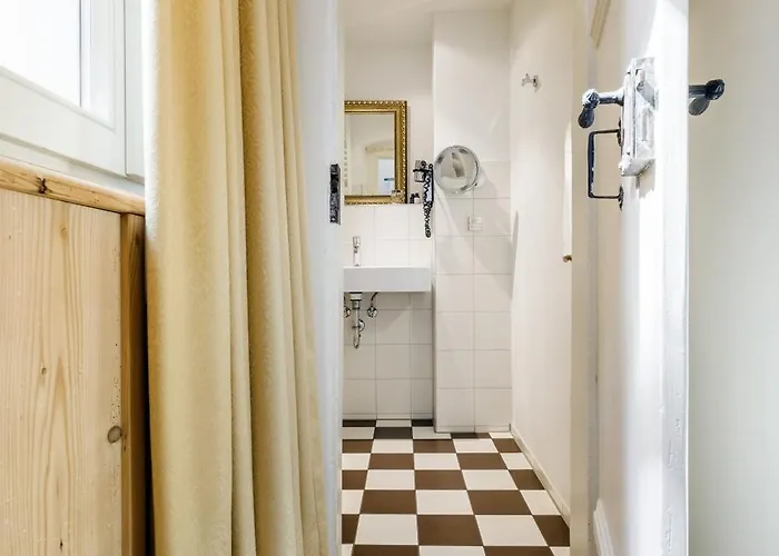 Chin-chin Ehemals Bohemian 4* Regensburg