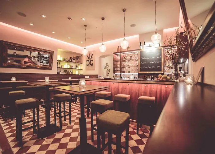 Chin-chin Ehemals Bohemian Hotel 4*