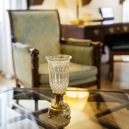 Chin-chin Ehemals Bohemian ホテル