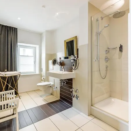 ホテル Chin-chin Ehemals Bohemian 4*