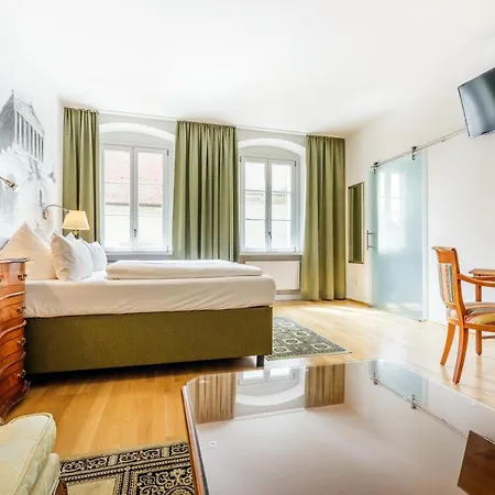 Chin-chin Ehemals Bohemian 4* Regensburg