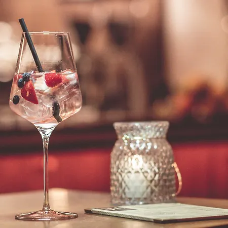 Chin-chin Ehemals Bohemian