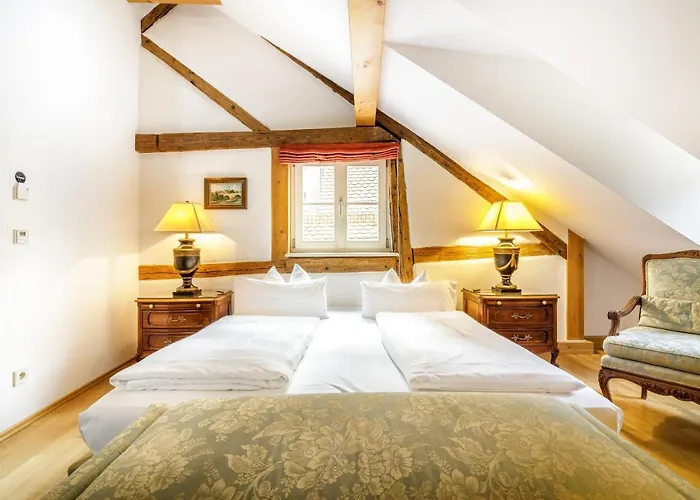 Chin-chin Ehemals Bohemian Hotell