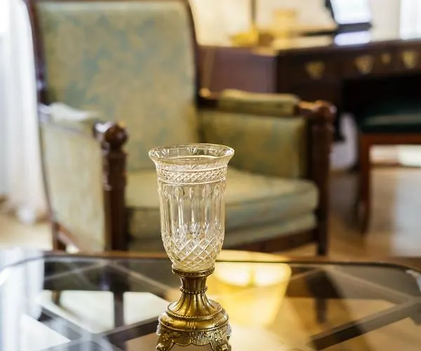 Chin-chin Ehemals Bohemian Hotel