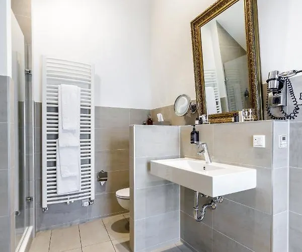 Chin-chin Ehemals Bohemian 4* Regensburg