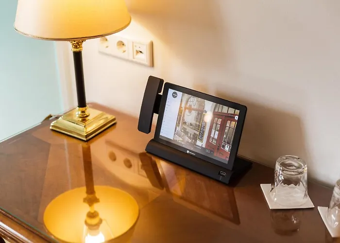 Chin-chin Ehemals Bohemian 4*