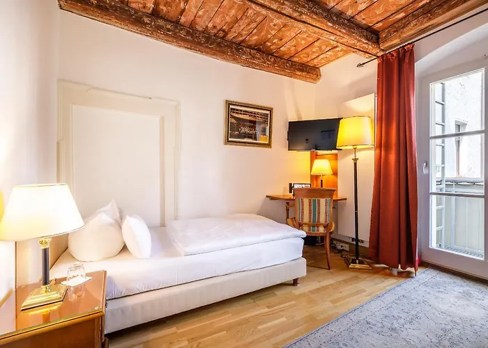 Chin-chin Ehemals Bohemian Hotel 4*