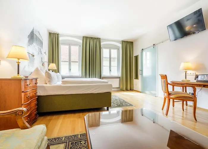 Chin-chin Ehemals Bohemian 4* Regensburg